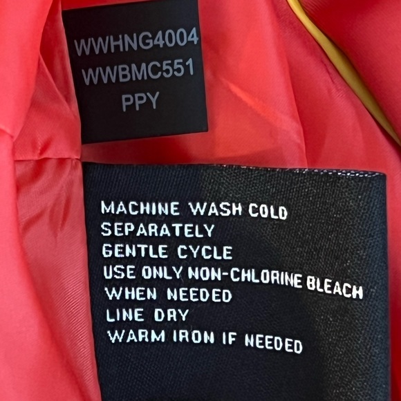 🔥NWOT BLACK RIVET BELTED LARGE BUTTON RED WOMENS CLASSY CHIC RAIN JACKET… - Picture 9 of 10